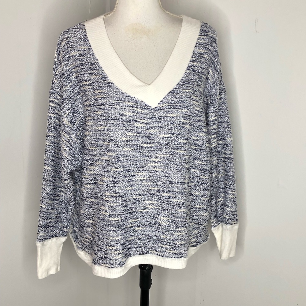 NEW Vince Camuto Rich Navy Long Sleeve Slub Terry Rib V Neck Sweater Medium - Picture 2 of 8